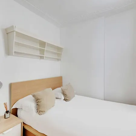 Charming 1br 2p - 4th Apartment
